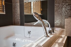 Pharos Hotel