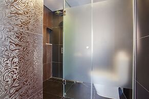 Pharos Hotel