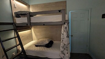 Auberge Jeunesse LouLou's Backpacker Hostel