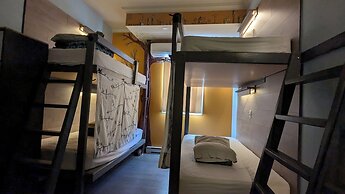 Auberge Jeunesse LouLou's Backpacker Hostel