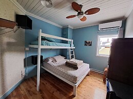 Auberge Jeunesse LouLou's Backpacker Hostel