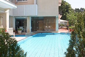 Chrielka Hotel Apartments