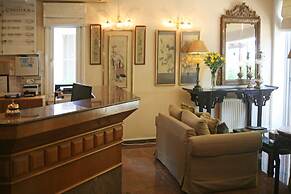 Chrielka Hotel Apartments