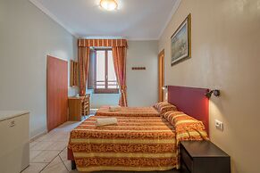 Alessandro Palace & Bar - Hostel
