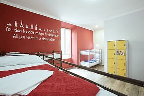 Alessandro Palace & Bar - Hostel