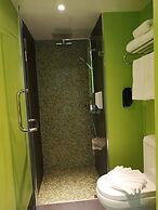 Bizotel Premier Hotel & Residence