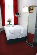 Floris Hotel