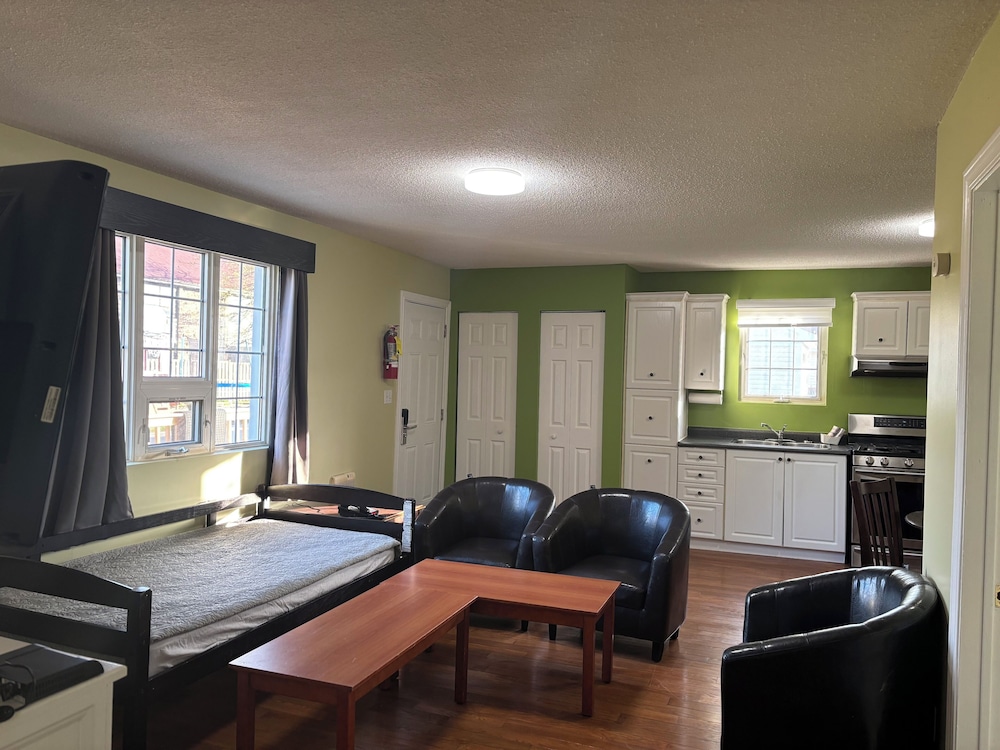 Lakeshore Suites