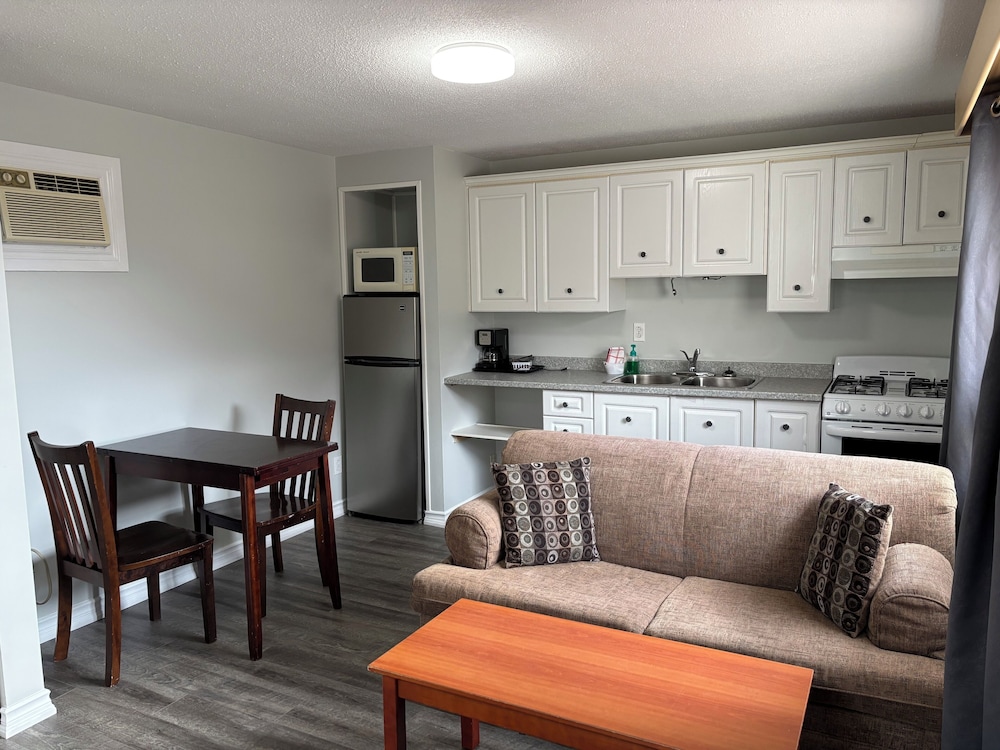 Lakeshore Suites