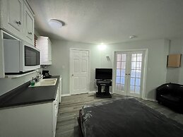 Lakeshore Suites