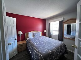 Lakeshore Suites