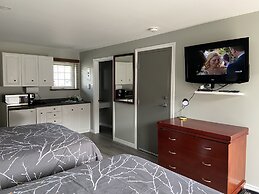 Lakeshore Suites