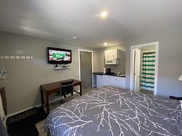 Lakeshore Suites
