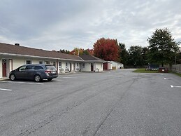 Lakeshore Suites