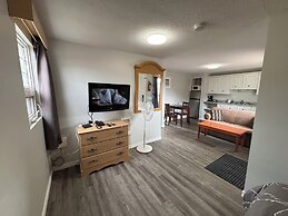 Lakeshore Suites