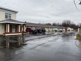 Lakeshore Suites