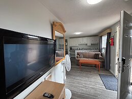 Lakeshore Suites
