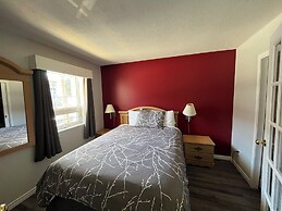 Lakeshore Suites