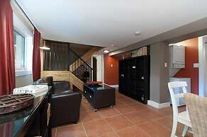 Commercial Drive Accommodations