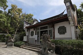 Naha-West Inn