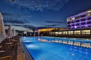 Nashira City Resort