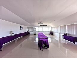 Phet Cha-am Plaza & Resort