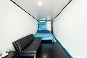 El Faro Containers Beach Hotel
