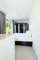 El Faro Containers Beach Hotel