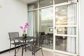 El Faro Containers Beach Hotel