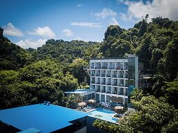 El Faro Containers Beach Hotel
