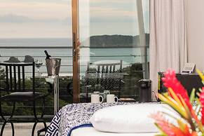 El Faro Containers Beach Hotel