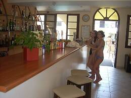 Annaliza Aparthotel