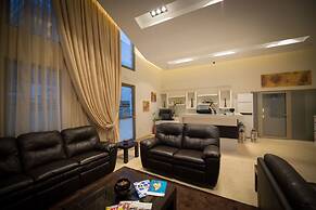 Mantinia Bay Hotel