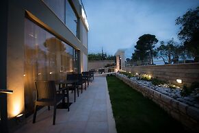 Mantinia Bay Hotel