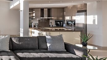 Blue Views Penthouse Beachfront Apartments