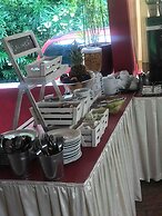 Damia Hotel