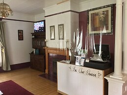 Marmora and Lake Inn