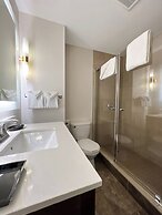 Edgewater Hotel