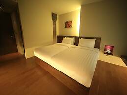 Silom One