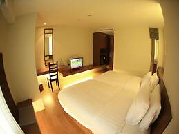 Silom One