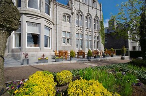 Atholl Hotel