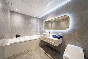 Hotel Millennium