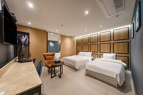 Hotel Millennium