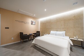 Hotel Millennium