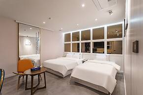 Hotel Millennium