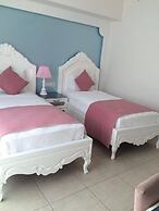 Montebello Deluxe