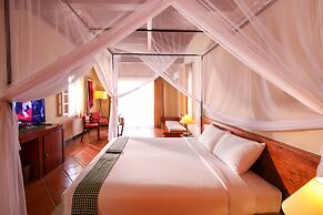Victoria Nui Sam Lodge