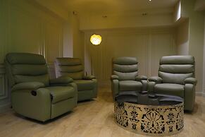 Chinggis Khaan Hotel