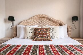 Irin Hotel