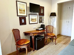 Irin Hotel